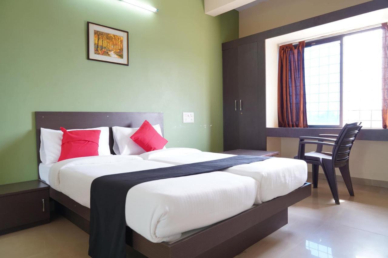 Oyo Chinthu Comforts Tumkur Exterior photo