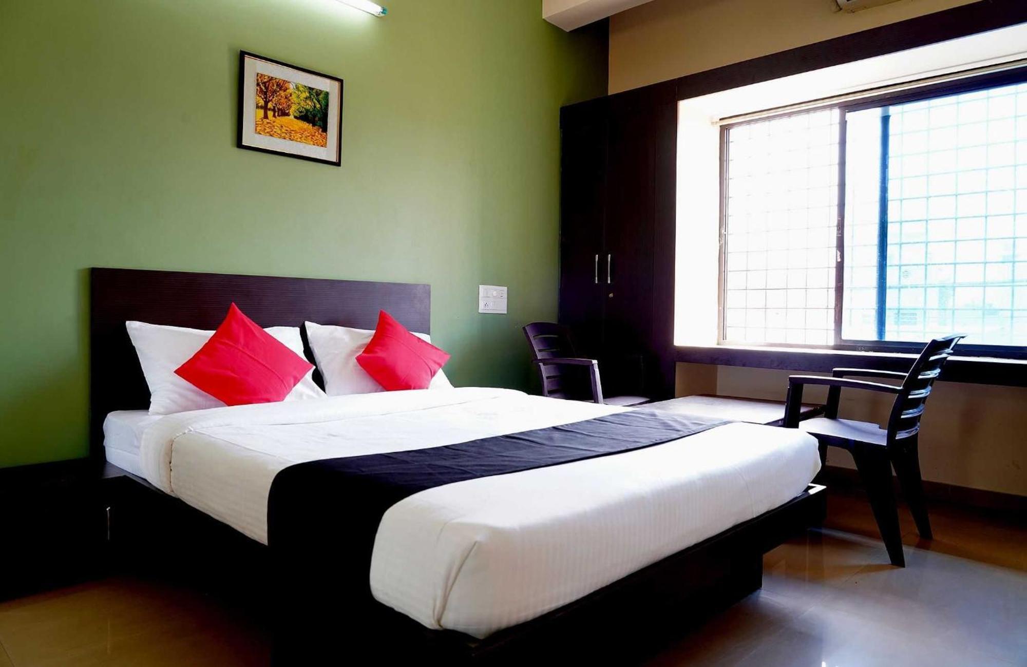 Oyo Chinthu Comforts Tumkur Exterior photo