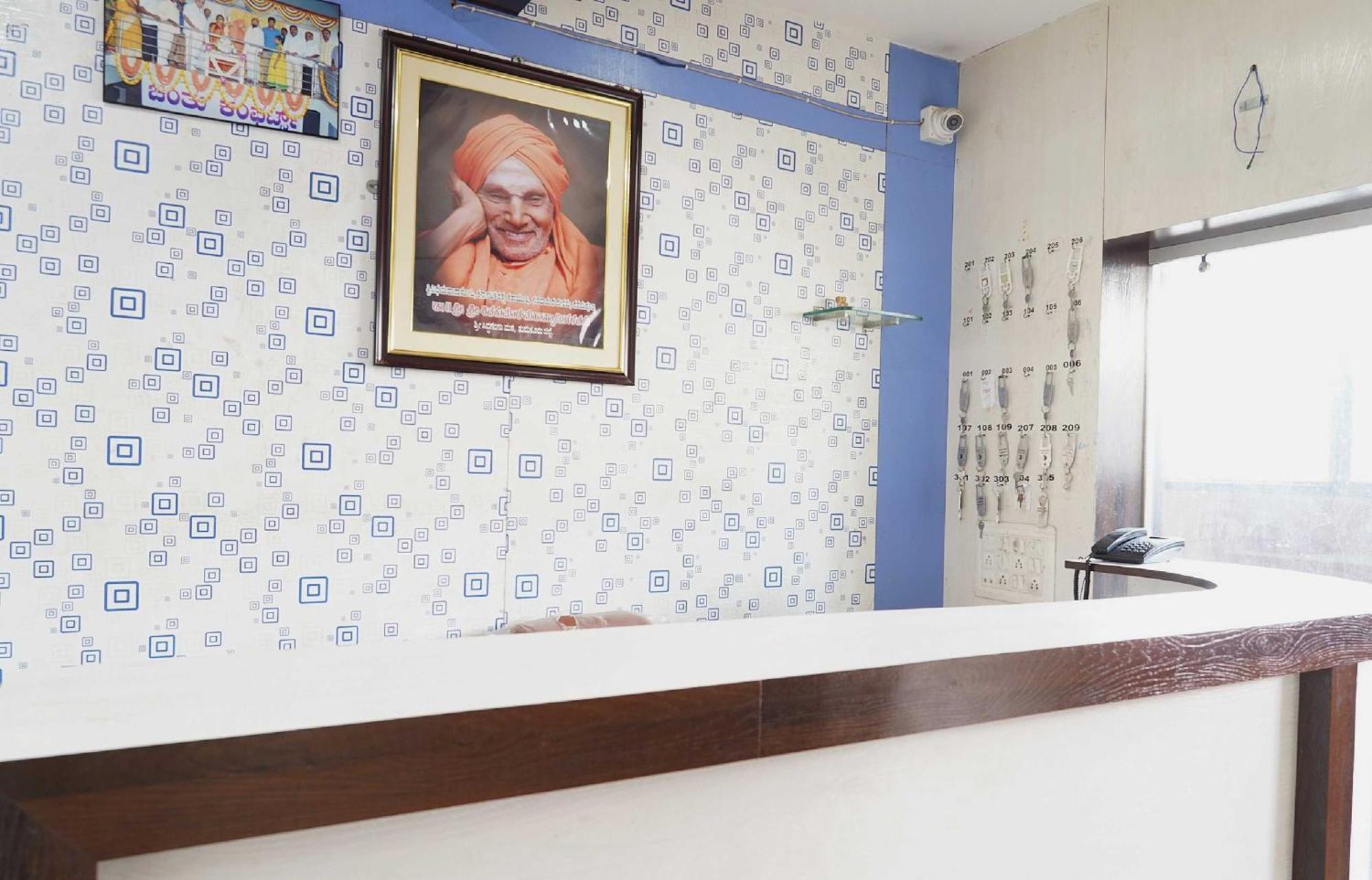 Oyo Chinthu Comforts Tumkur Exterior photo