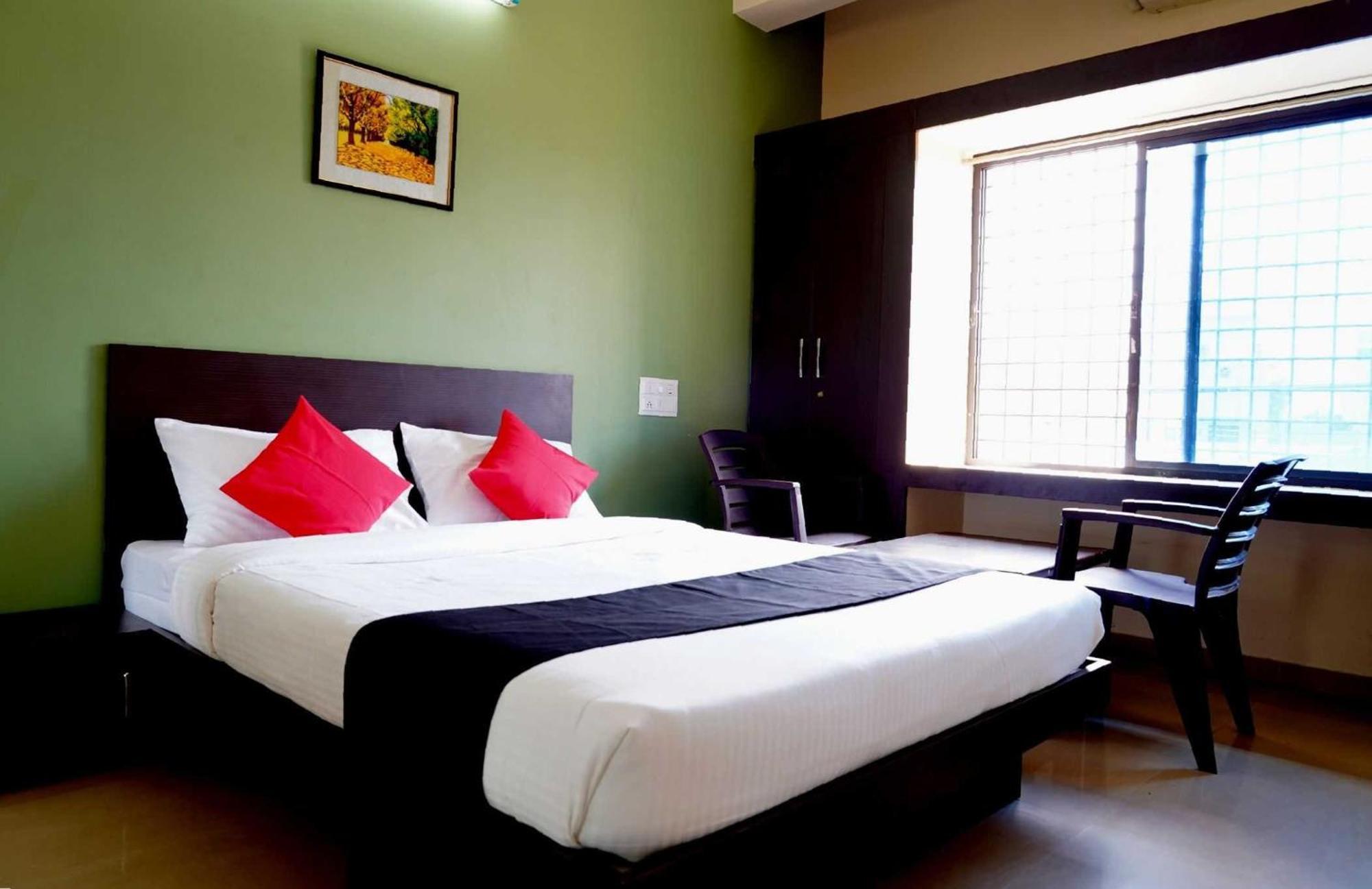 Oyo Chinthu Comforts Tumkur Exterior photo