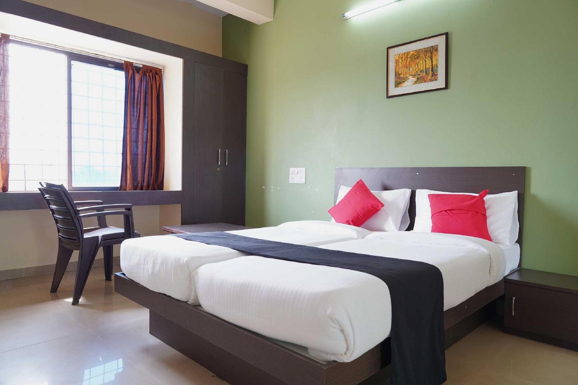 Oyo Chinthu Comforts Tumkur Exterior photo