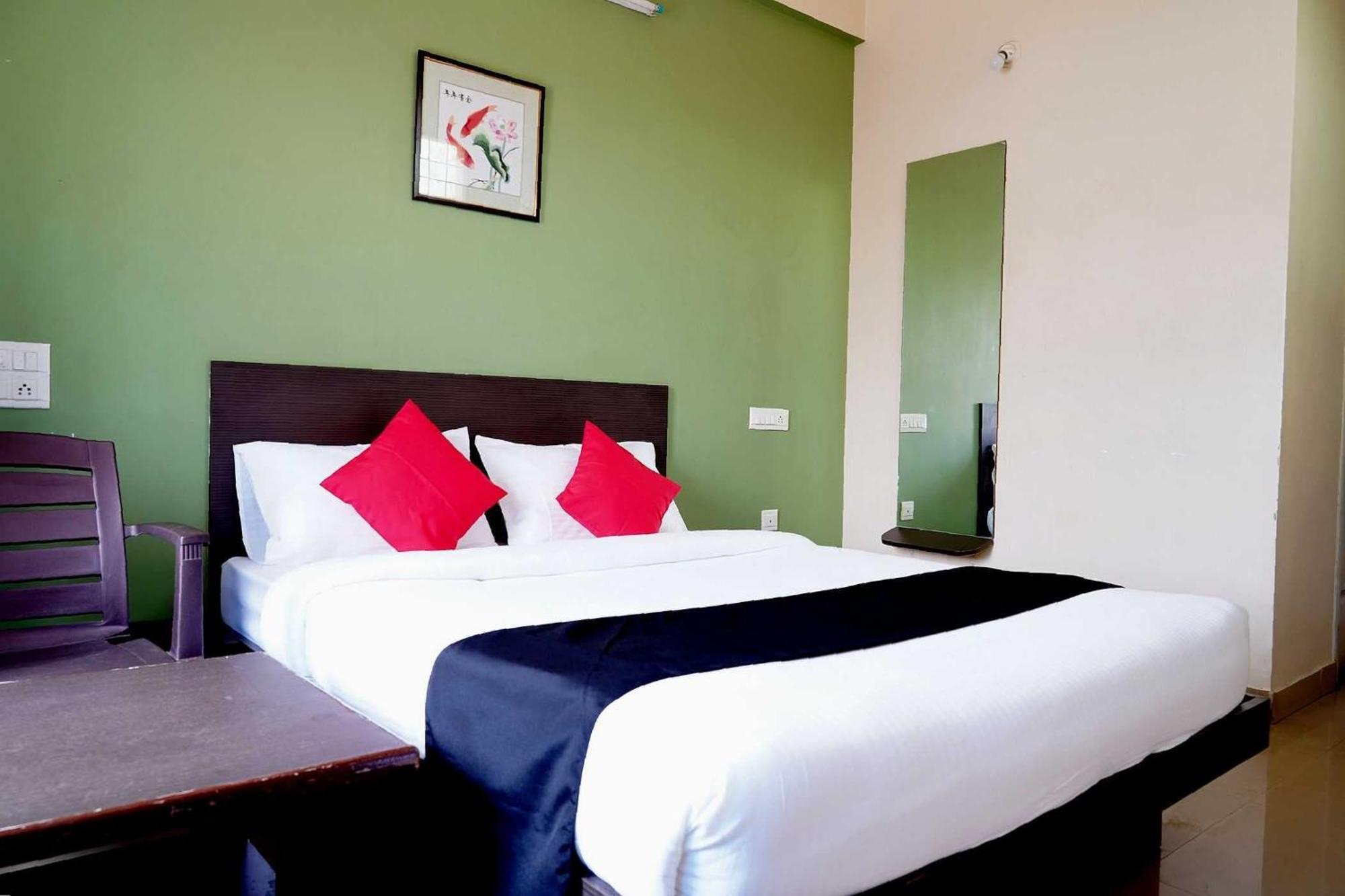 Oyo Chinthu Comforts Tumkur Exterior photo