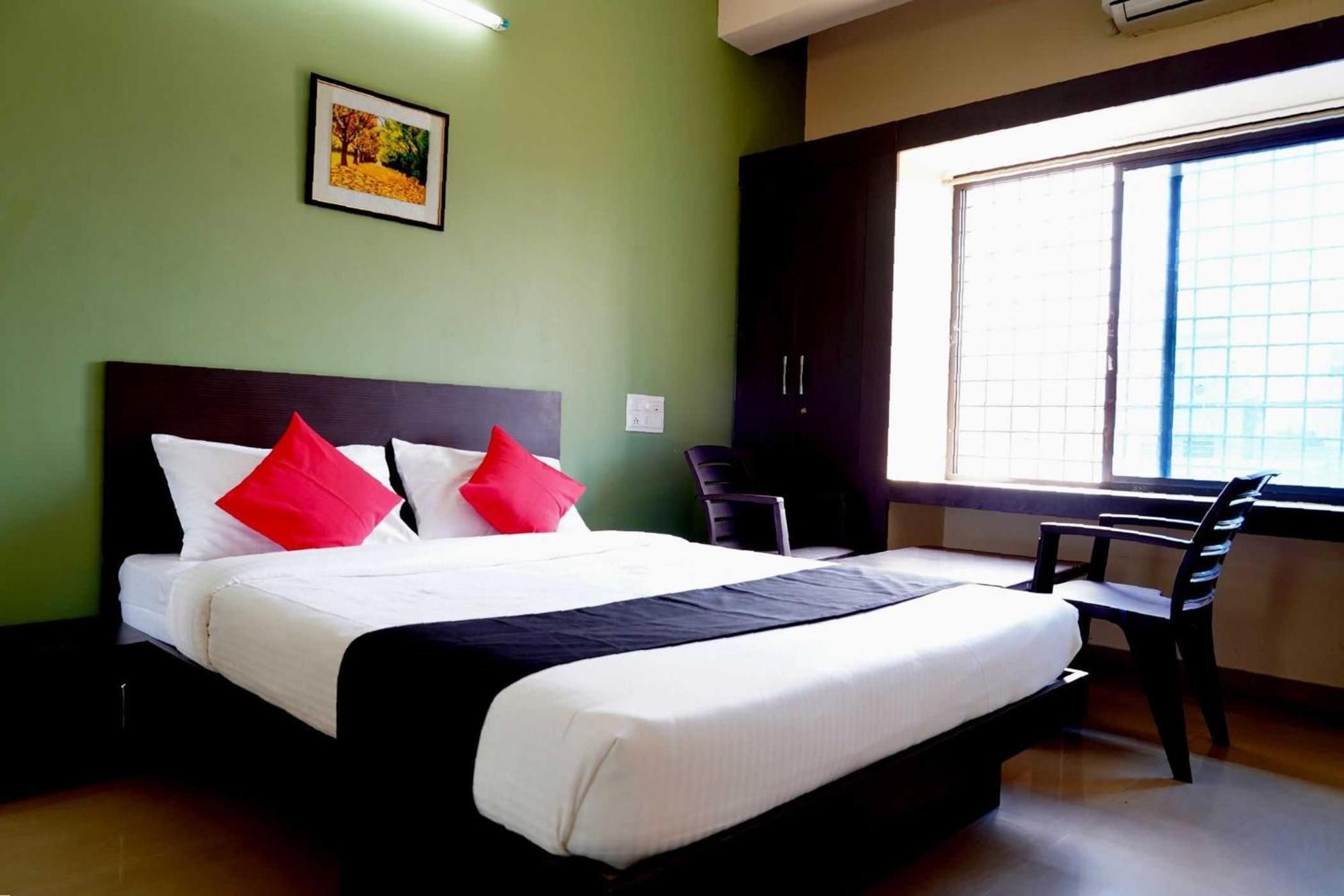 Oyo Chinthu Comforts Tumkur Exterior photo