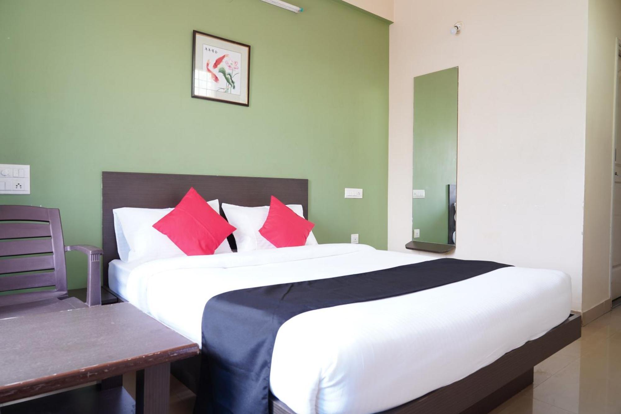 Oyo Chinthu Comforts Tumkur Exterior photo
