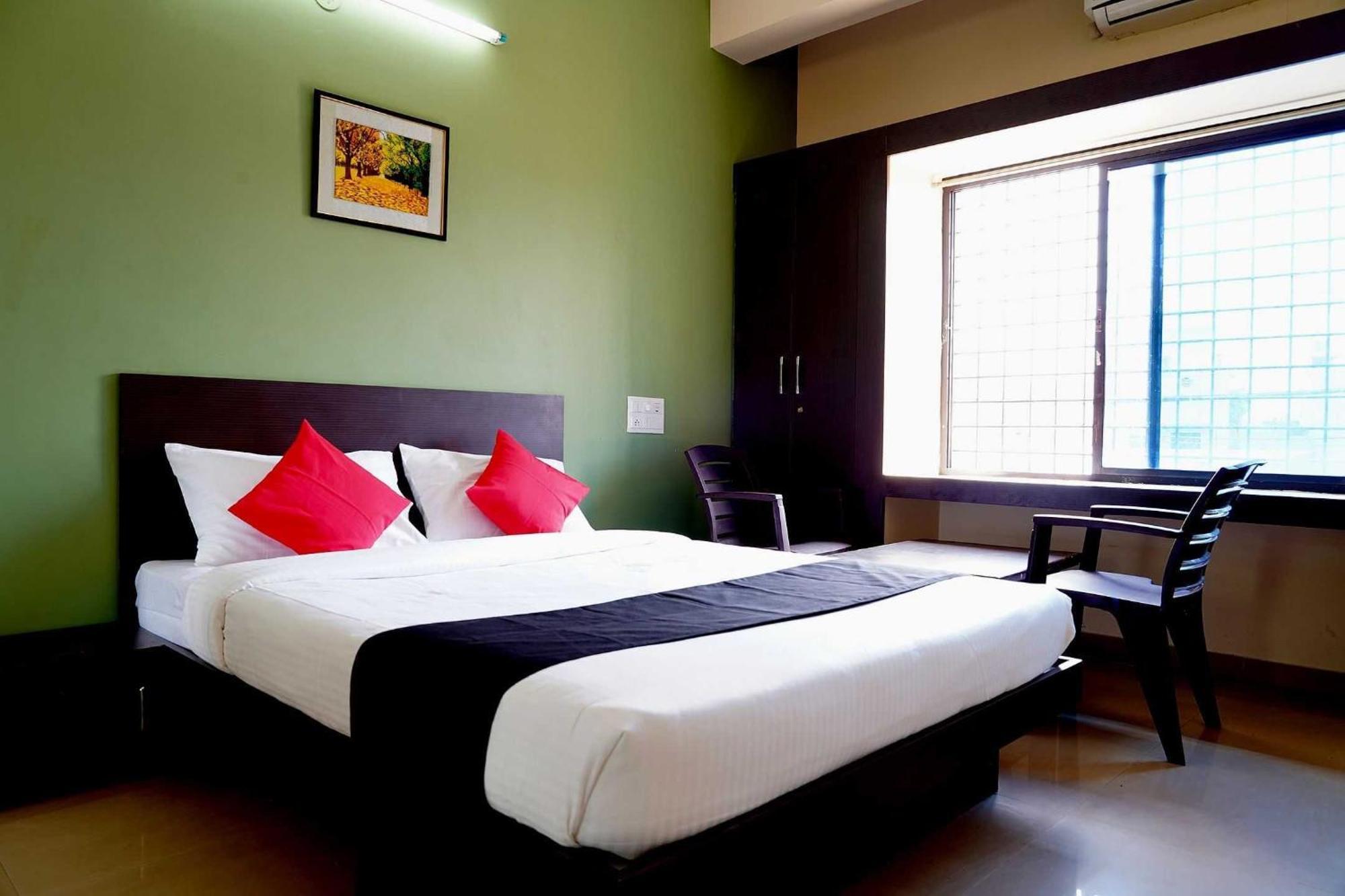 Oyo Chinthu Comforts Tumkur Exterior photo