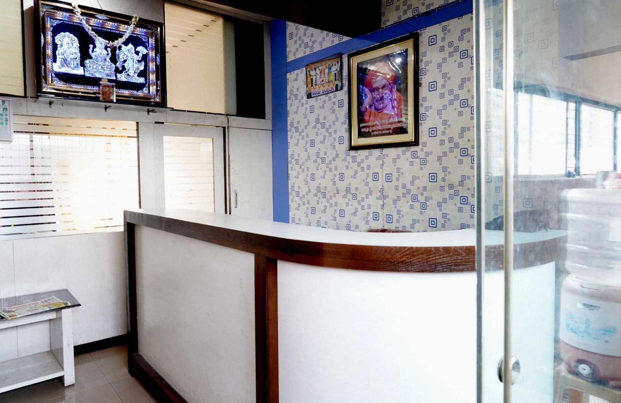 Oyo Chinthu Comforts Tumkur Exterior photo